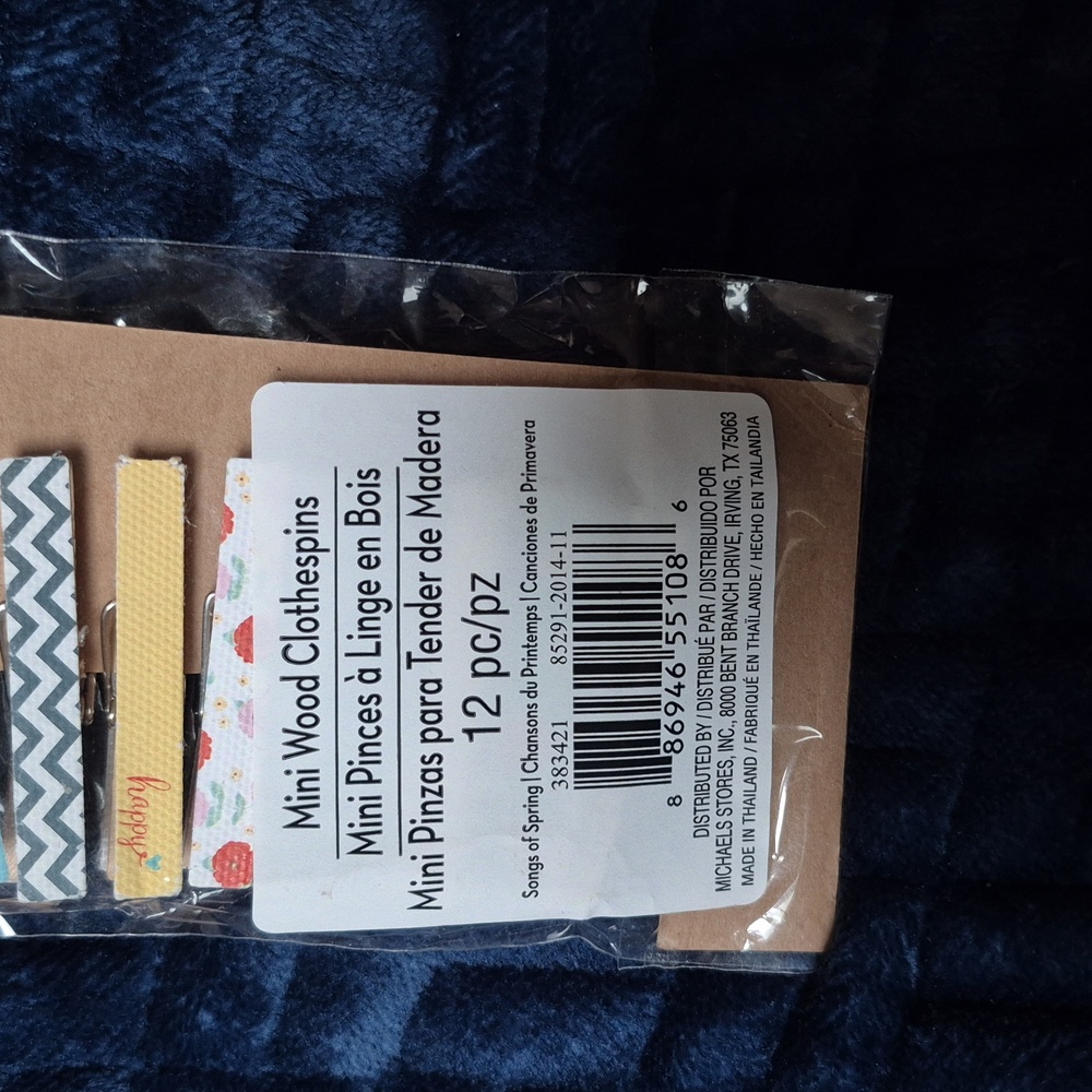 Mini Wood Clothespins Set Of 12, Brand New - Picture 2 of 7
